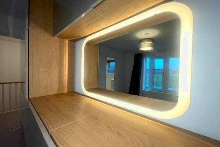 4 Bedroom Semi-Detached House To Rent In Cranesbill Close, Salford, M7