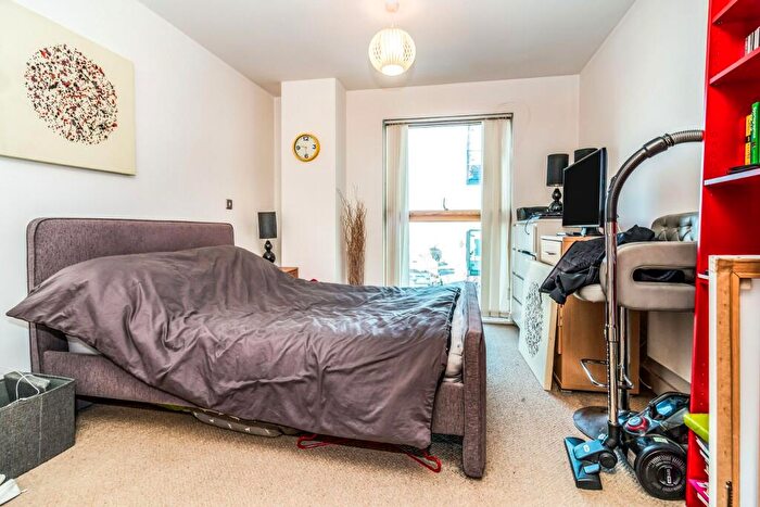 2 Bedroom Apartment To Rent In Jefferson Place, Greenquarter, M4