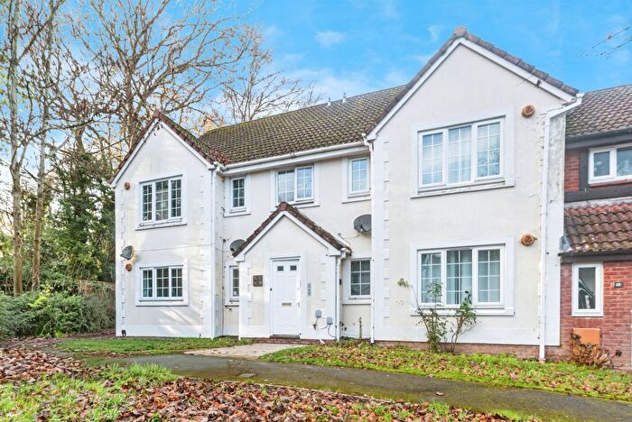 2 Bedroom Flat For Sale In Monarch Close, Basingstoke, RG22