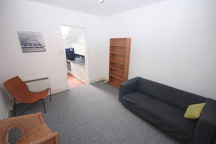 1 Bedroom Flat For Sale In Paxton Road, London, W4