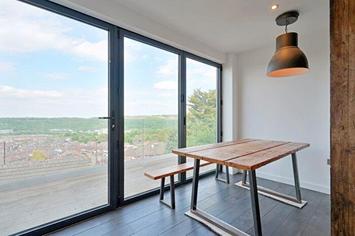 3 Bedroom Semi-Detached House For Sale In Woodview Road, Walkley, Sheffield, S6