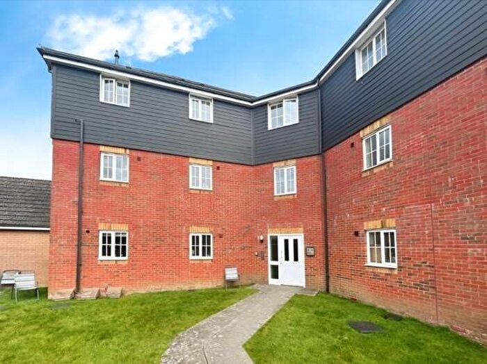 2 Bedroom Flat For Sale In Carter Close, Hawkinge, Folkestone, CT18