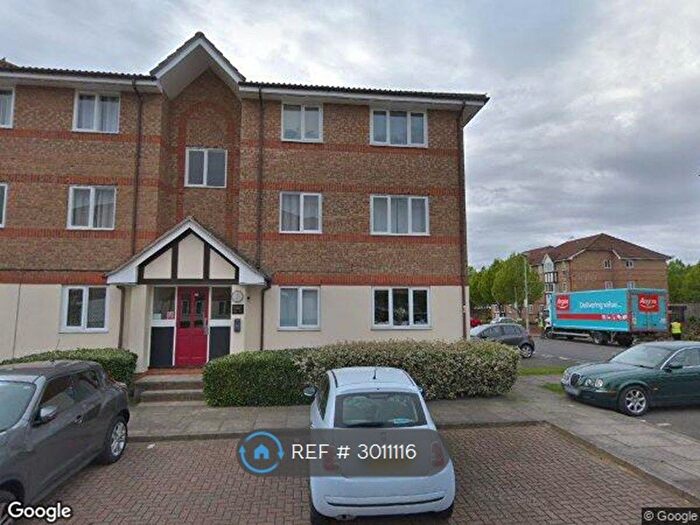 2 Bedroom Flat To Rent In Chandlers Drive, Erith, DA8
