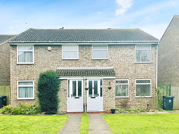 3 Bedroom Semi-Detached House To Rent In Leas Drive, Iver, SL0