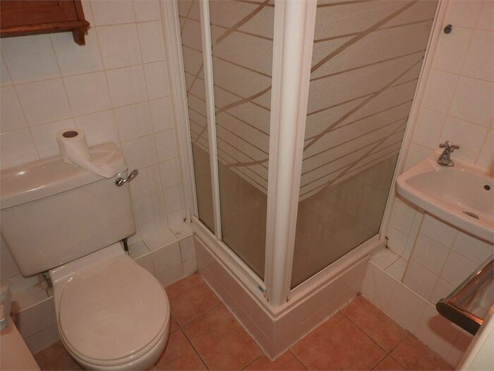 3 Bedroom Semi-Detached House To Rent In Burghley Road, Stamford PE9