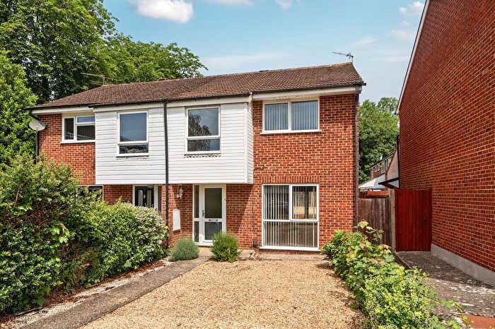 3 Bedroom Semi-Detached House For Sale In Mitford Close, Reading, Berkshire, RG2