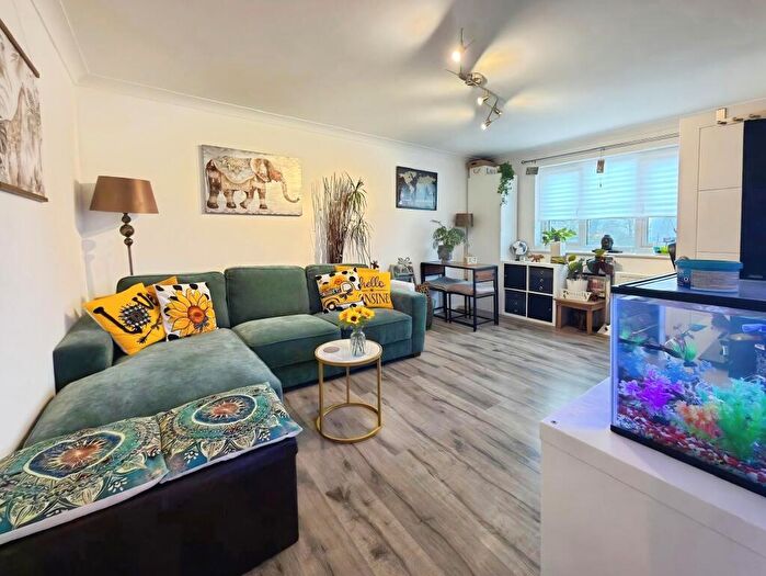 2 Bedroom Flat To Rent In Tenny House, Curzon Drive, Grays, RM17