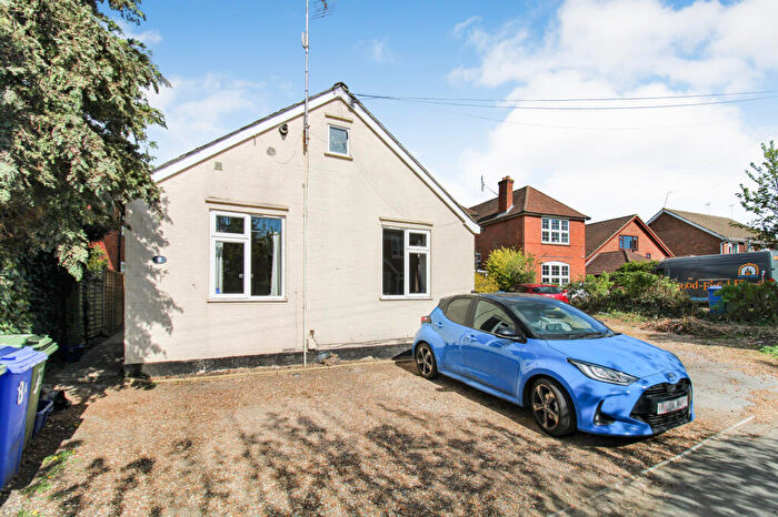 2 Bedroom Bungalow To Rent In Tower Hill, Hampshire, GU14