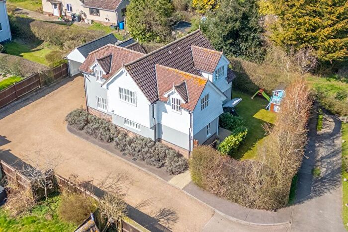 3 Bedroom Detached House For Sale In Barlee Close, Clavering, CB11