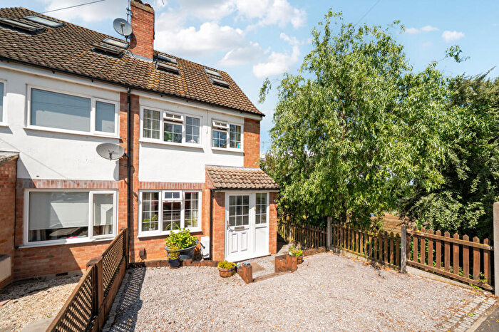 3 Bedroom Semi-Detached House For Sale In Cromwell Road, Hertford, SG13
