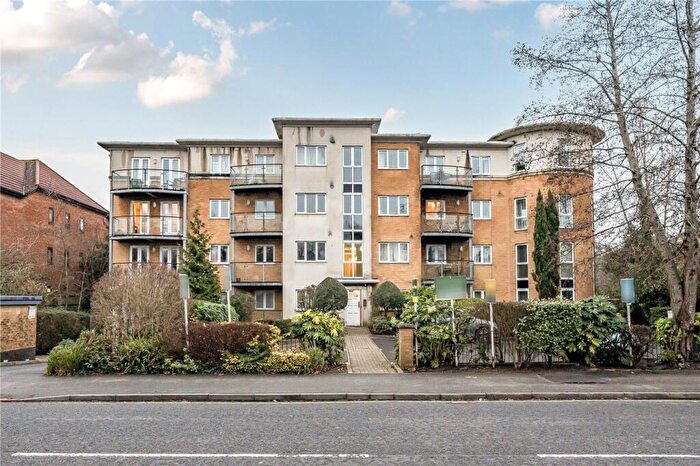 2 Bedroom Apartment For Sale In Hill Lane, Southampton, Hampshire, SO15