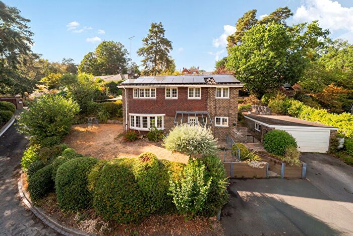 4 Bedroom Detached House For Sale In Kiln Lane, Lower Bourne, Farnham, GU10