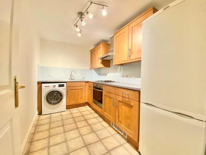 2 Bedroom Apartment To Rent In Bedminster, Doudney Court, BS3