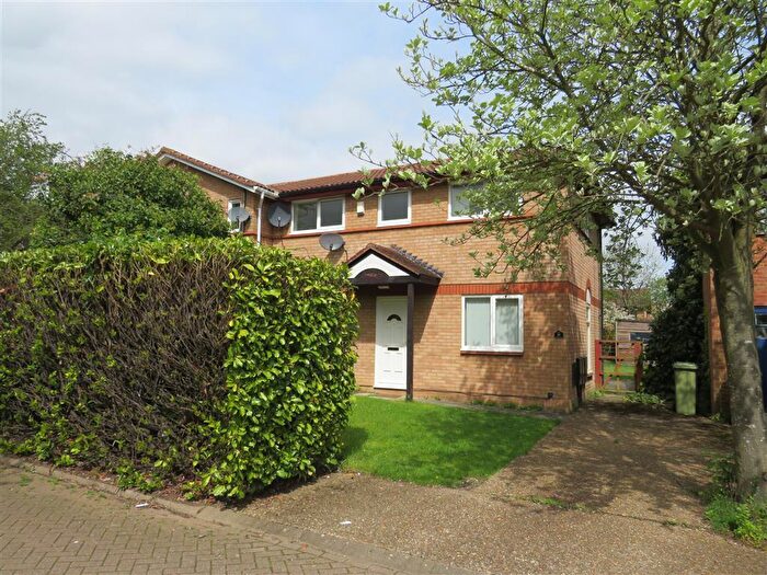 3 Bedroom House To Rent In Shenley Lodge, Milton Keynes, MK5