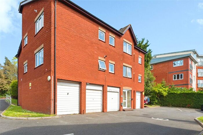 2 Bedroom Flat For Sale In Cobden Avenue, Southampton, Hampshire, SO18