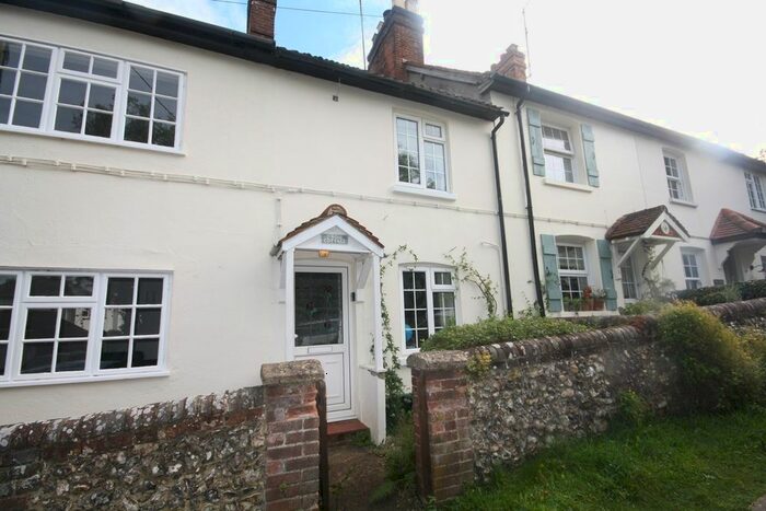 2 Bedroom Property To Rent In The Hill, Winchmore Hill, Amersham, HP7