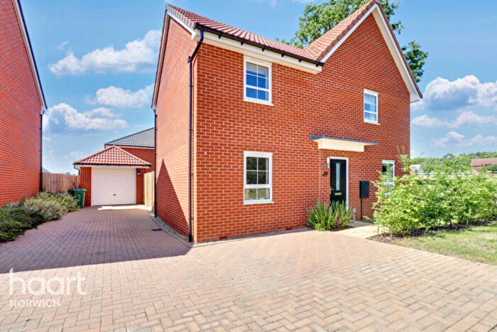 4 Bedroom Detached House For Sale In Woolhouse Way, Norwich, NR4