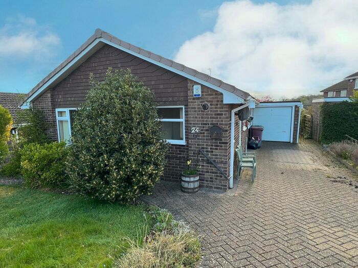 2 Bedroom Bungalow To Rent In Pennywell Drive, Holymoorside, Chesterfield, Derbyshire, S42