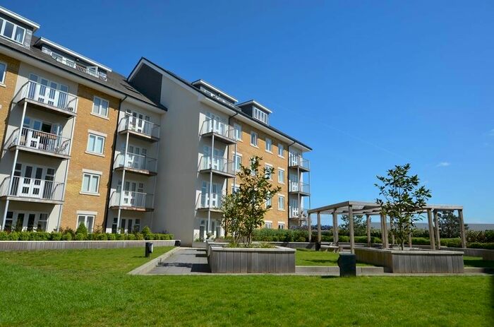 2 Bedroom Flat To Rent In Farringdon House, Park Lodge Avenue, West Drayton, UB7