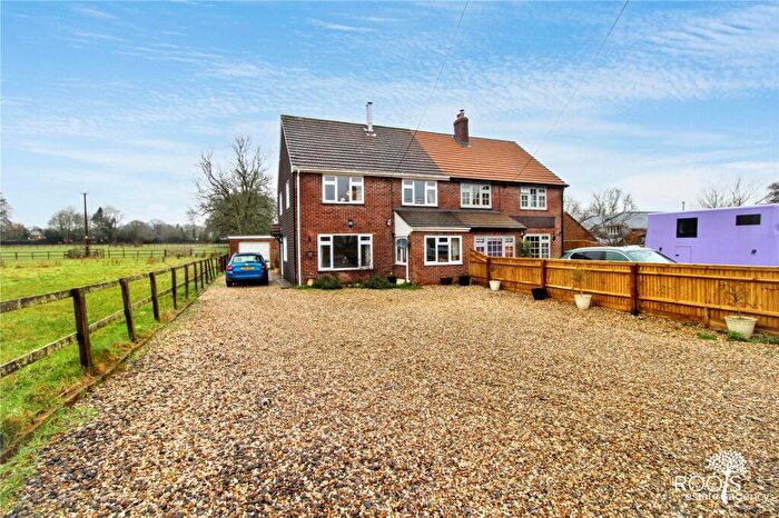 3 Bedroom Semi Detached House For Sale In Woolton Hill Road, Ball Hill, Newbury, Berkshire, RG20