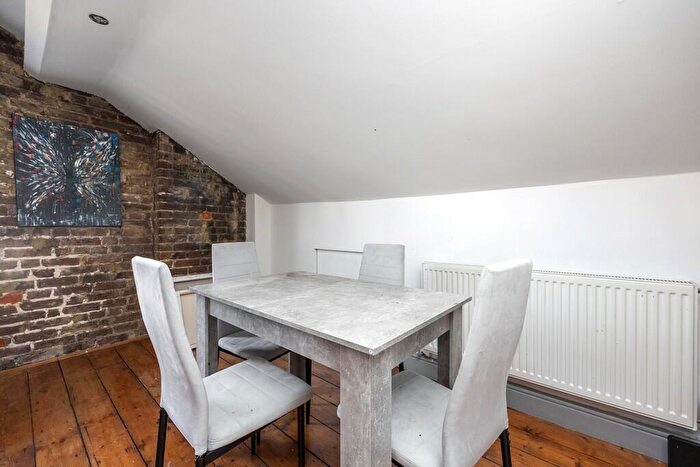 2 Bedroom Apartment For Sale In Springfield Road, Brighton, BN1