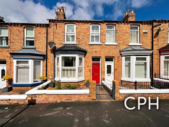 2 Bedroom Terraced House For Sale In Garfield Road, Scarborough, YO12