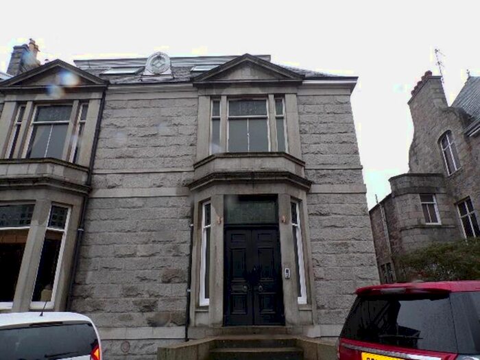 2 Bedroom Flat To Rent In Kings Gate, Aberdeen, AB15