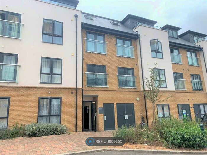 1 Bedroom Flat To Rent In Sapphire Court, Watford, WD17