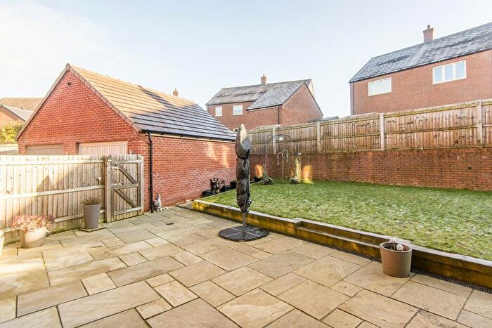 3 Bedroom Detached House For Sale In Dale Close, Lutterworth, LE17