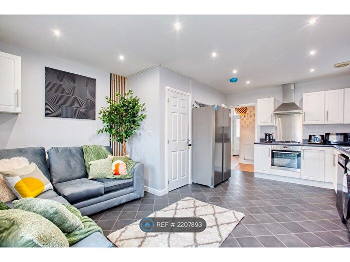 6 Bedroom Semi-Detached House To Rent In Carolina Close, Chilton Trinity, Bridgwater, TA6