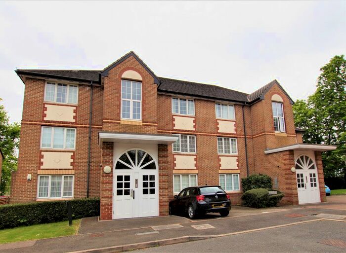1 Bedroom Flat To Rent In Cunard Crescent, Winchmore Hill, N21