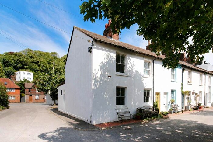 2 Bedroom Cottage For Sale In Timber Yard Lane, Lewes, BN7