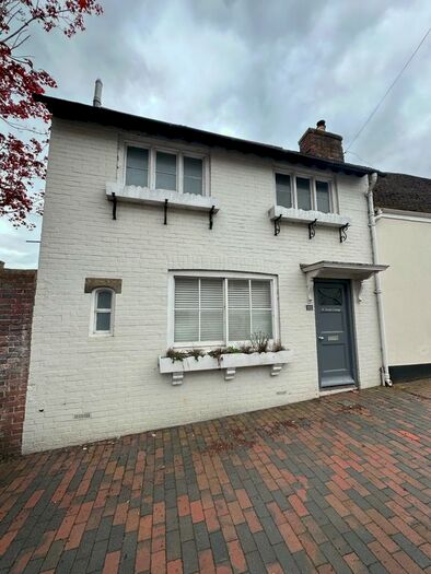 4 Bedroom End Of Terrace House To Rent In High Street, Lewes, BN7