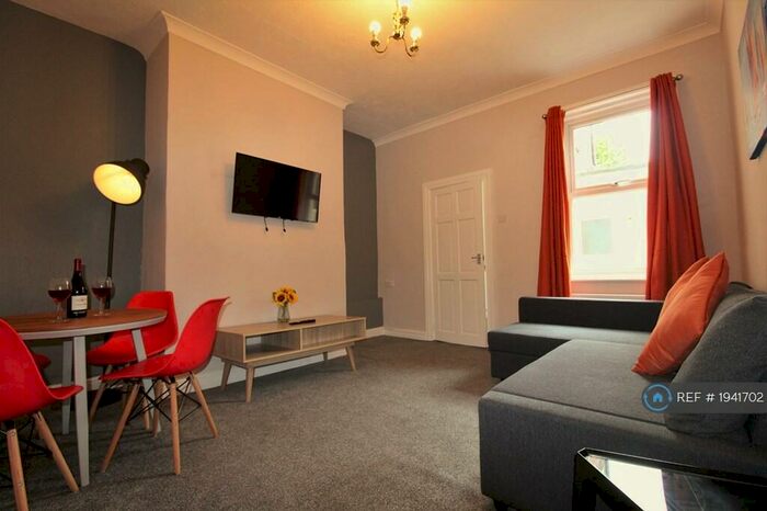 2 Bedroom Flat To Rent In Nicholson Terrace, Newcastle Upon Tyne, NE12