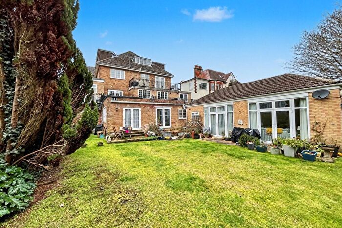 2 Bedroom Flat To Rent In Alum Chine, BH4