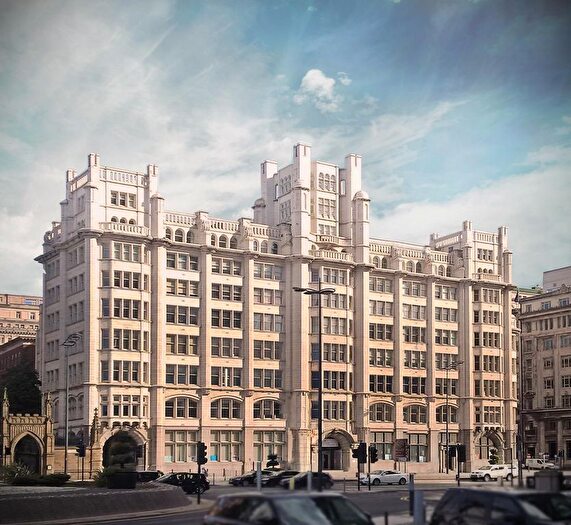 2 Bedroom Flat For Sale In The Levels, Water Street, L3