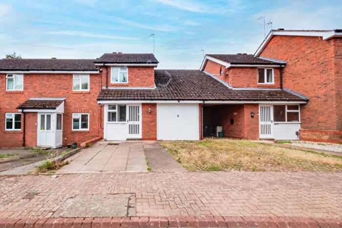 2 Bedroom Semi Detached House To Rent In Carew Close, Stratford-upon-Avon, CV37