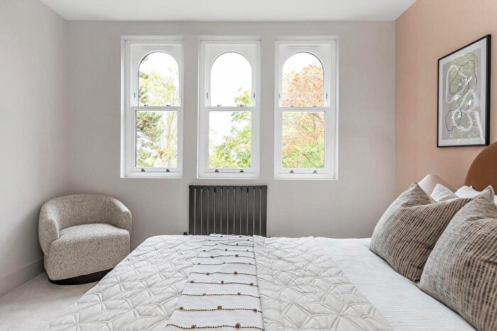 2 Bedroom Apartment For Sale In Evergreen Place, SE23