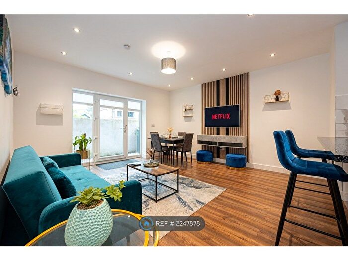 2 Bedroom Flat To Rent In Aldermary Road, Manchester, M21