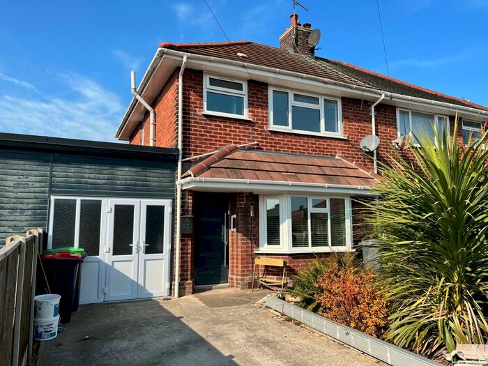 3 Bedroom House To Rent In Thompson Crescent, NG17