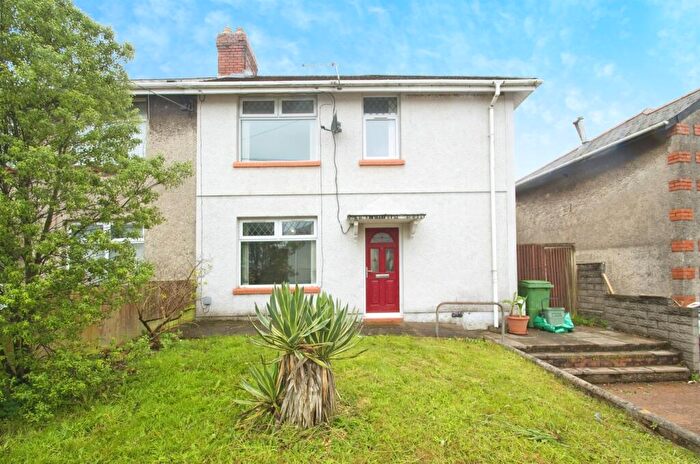 3 Bedroom Semi-Detached House For Sale In Duffryn Crescent, Llanharan, Pontyclun, CF72