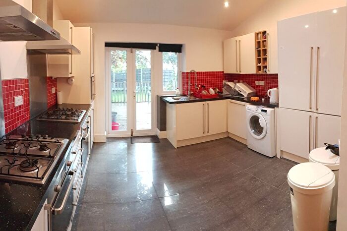 8 Bedroom Semi-Detached House To Rent In Brocklebank Road, Manchester, M14