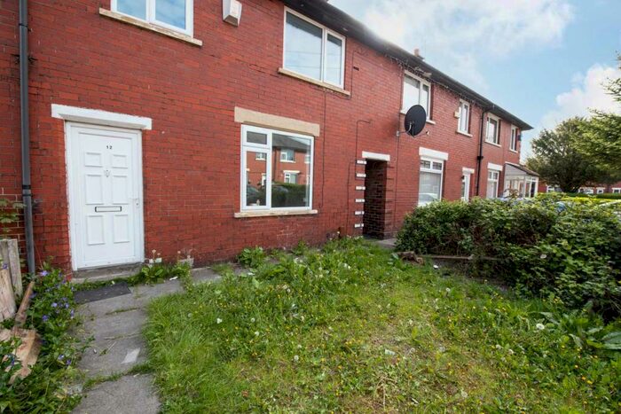 3 Bedroom Terraced House To Rent In Stirling Grove, Whitefield, M45