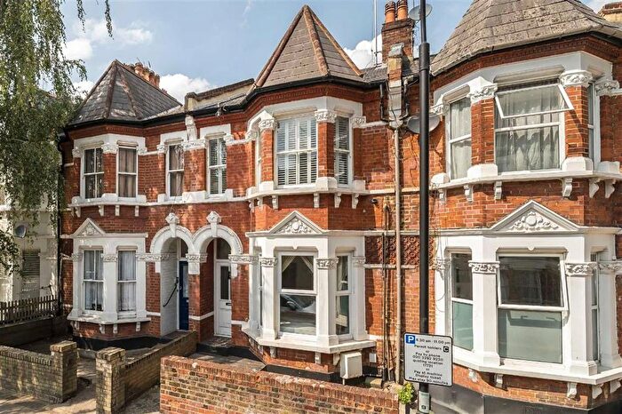 2 Bedroom Flat For Sale In Lakeside Road, Brook Green, W14