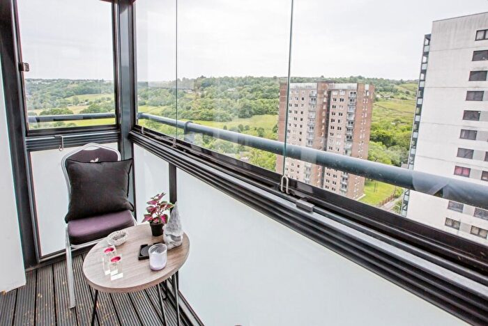 1 Bedroom Apartment For Sale In Wheatley Court, Halifax, West Yorkshire, HX2