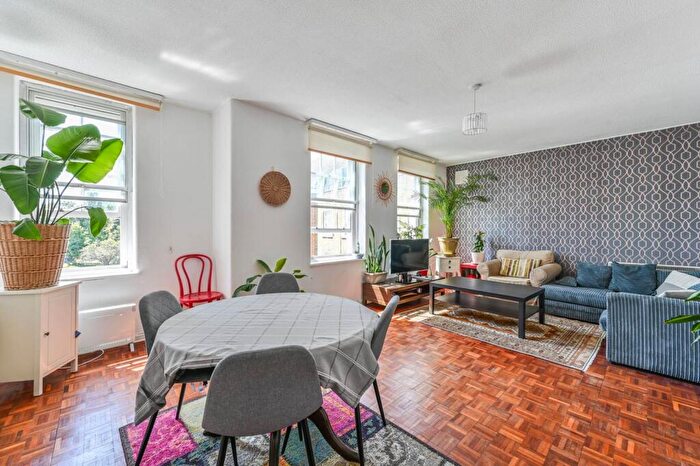 3 Bedroom Flat For Sale In Haythorn House, Vicarage Crescent, Battersea Square, London, SW11