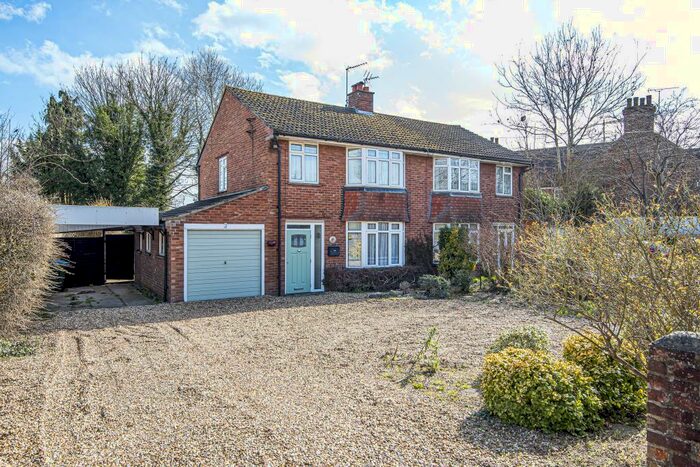 3 Bedroom Semi-Detached House To Rent In Mandeville Road, Aylesbury, HP21