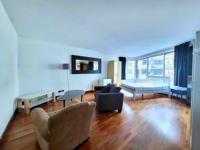4 Bedroom Flat To Rent In Alder Lodge, Fulham, London, SW6