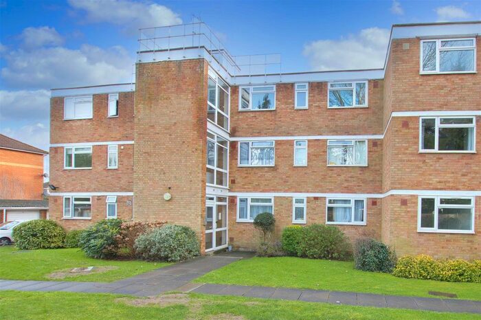 2 Bedroom Flat To Rent In Boreham Holt, Elstree, Borehamwood, WD6