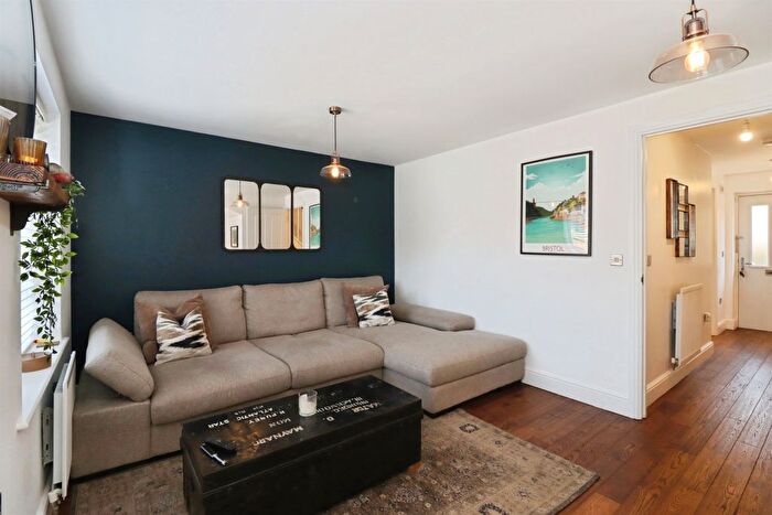 3 Bedroom End Of Terrace House For Sale In Hoopers Walk, Longwell Green, Bristol, BS30